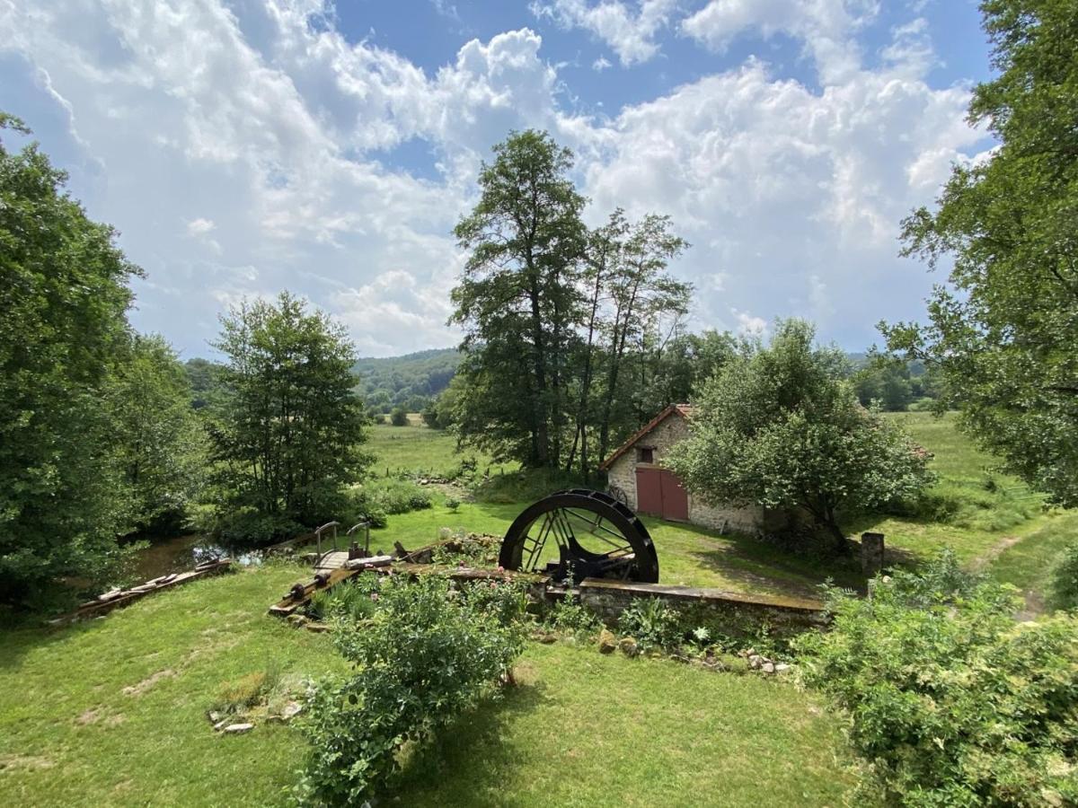 Le Moulin De Razou Acomodação com café da manhã Brassy Exterior foto